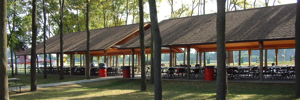 picnic shelter at youngs dairy